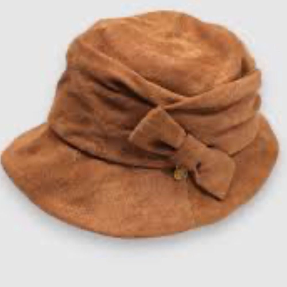 Comhats vintage caramel cloche bucket hat with a chin strap and drawstring